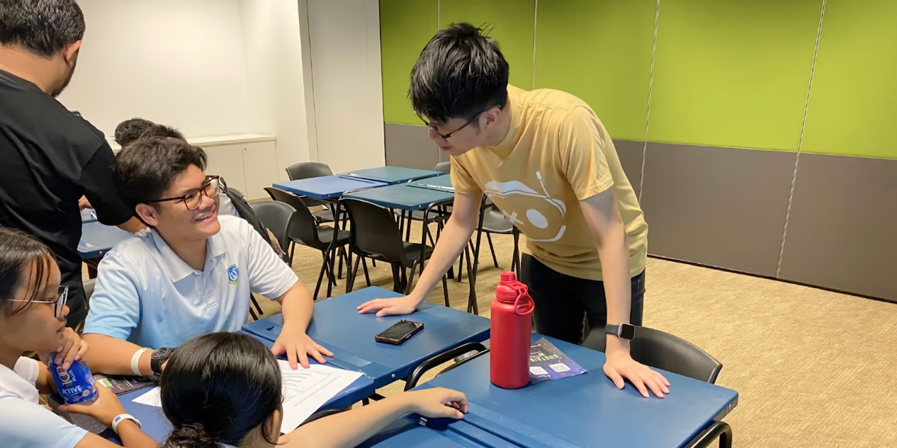 BE Leaders volunteering at a student outreach activity co-organised by BCA and The Astronauts Collective called the “Job Tasters” to engage and inspire students to explore a career in the Built Environment. 
